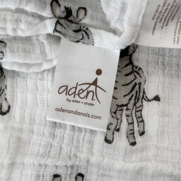 Aden and Anais Lot of 2 Swaddling Blanket Zebra Tiger - Picture 2 of 5